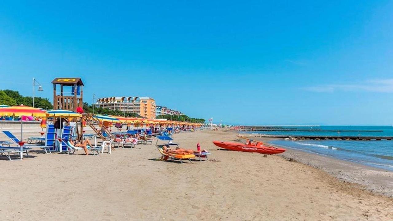 Relax By The Garden - Flat For Up To 6 Guests Appartement Porto Santa Margherita di Caorle Buitenkant foto
