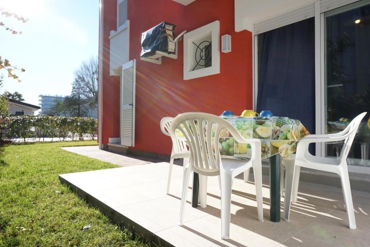 Relax By The Garden - Flat For Up To 6 Guests Appartement Porto Santa Margherita di Caorle Buitenkant foto