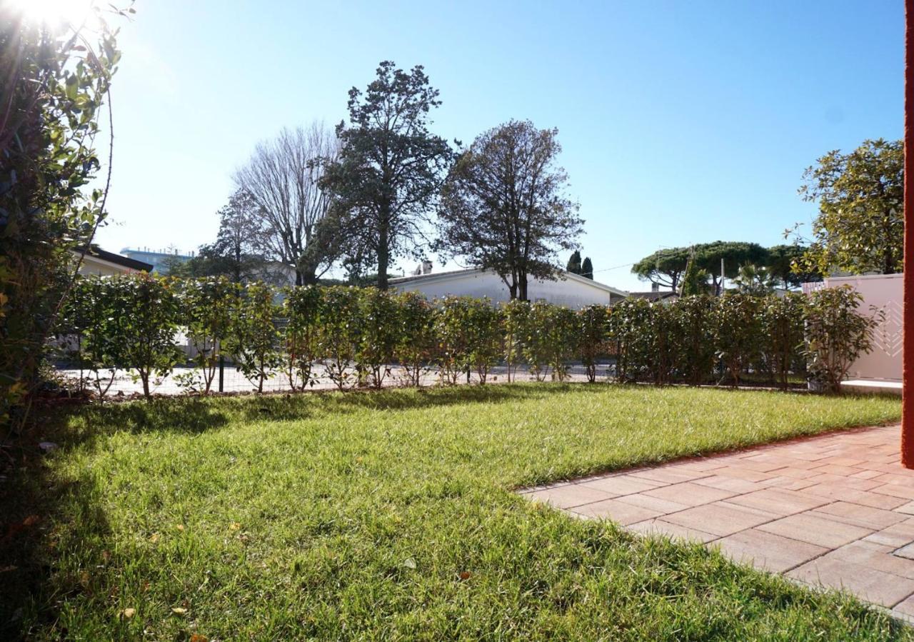 Relax By The Garden - Flat For Up To 6 Guests Appartement Porto Santa Margherita di Caorle Buitenkant foto
